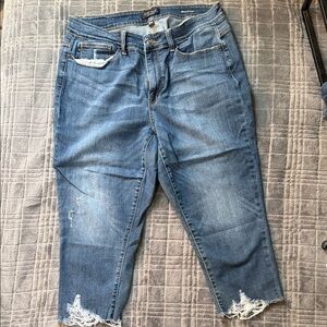 Judy Blue Skinny Fit Capris